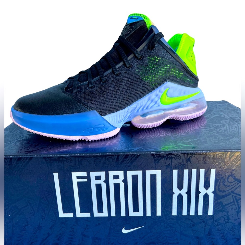 NIB - Men's Nike LeBron XIX Low